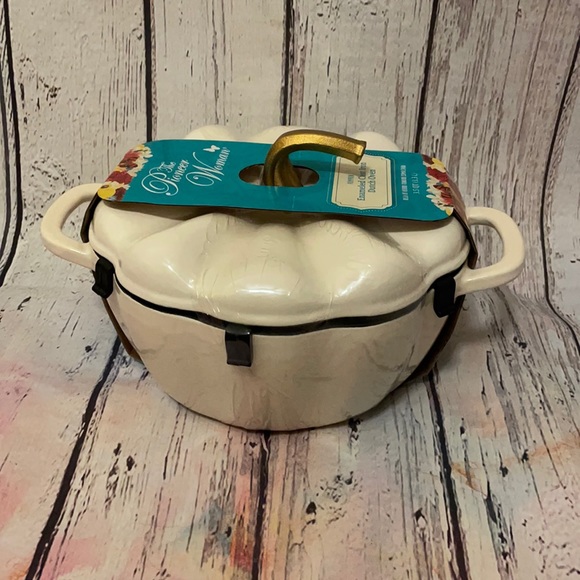 The Pioneer Woman Other - The Pioneer Woman Pumpkin Dutch Oven - Linen